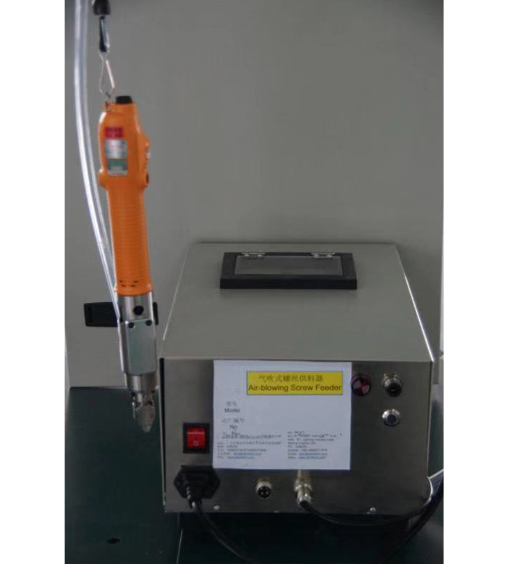 Pneumatic Screwing Machine